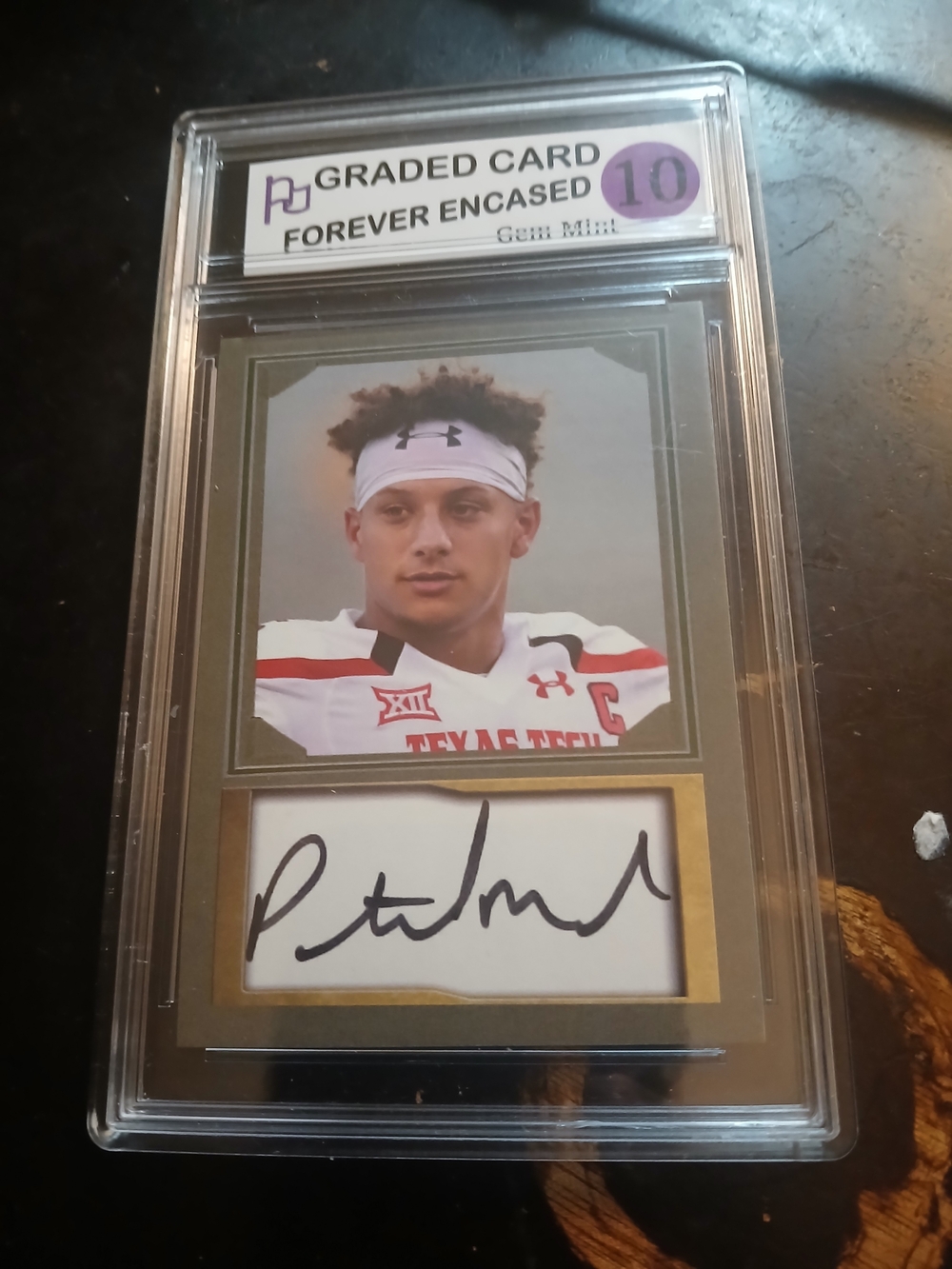 Under Armour Patrick Mahomes Rookie Facsimile Autograph Card — White & Red